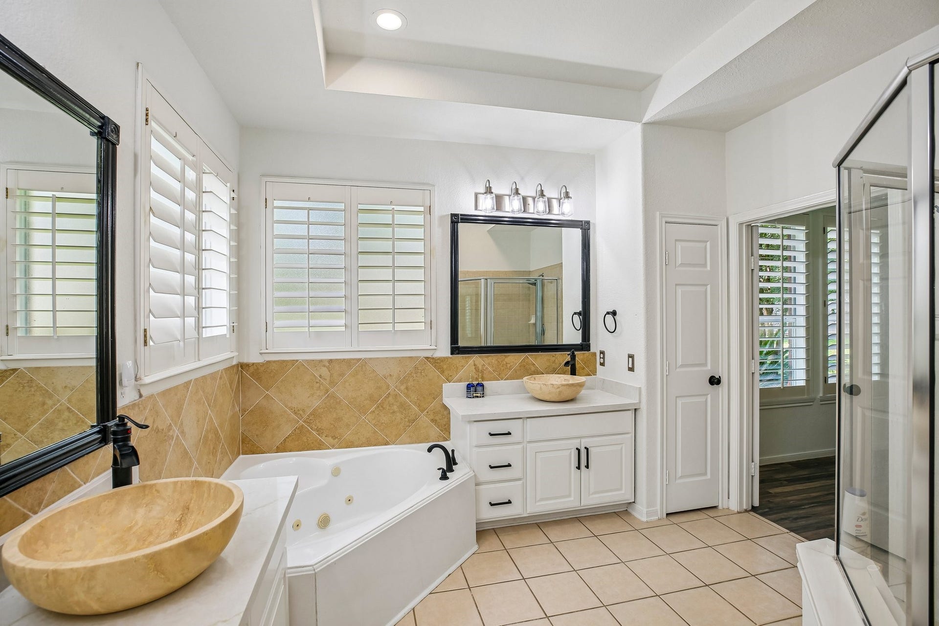 14 Guinevere Place, The Woodlands, TX 77384 14 Guinevere Place, The Woodlands, TX 77384