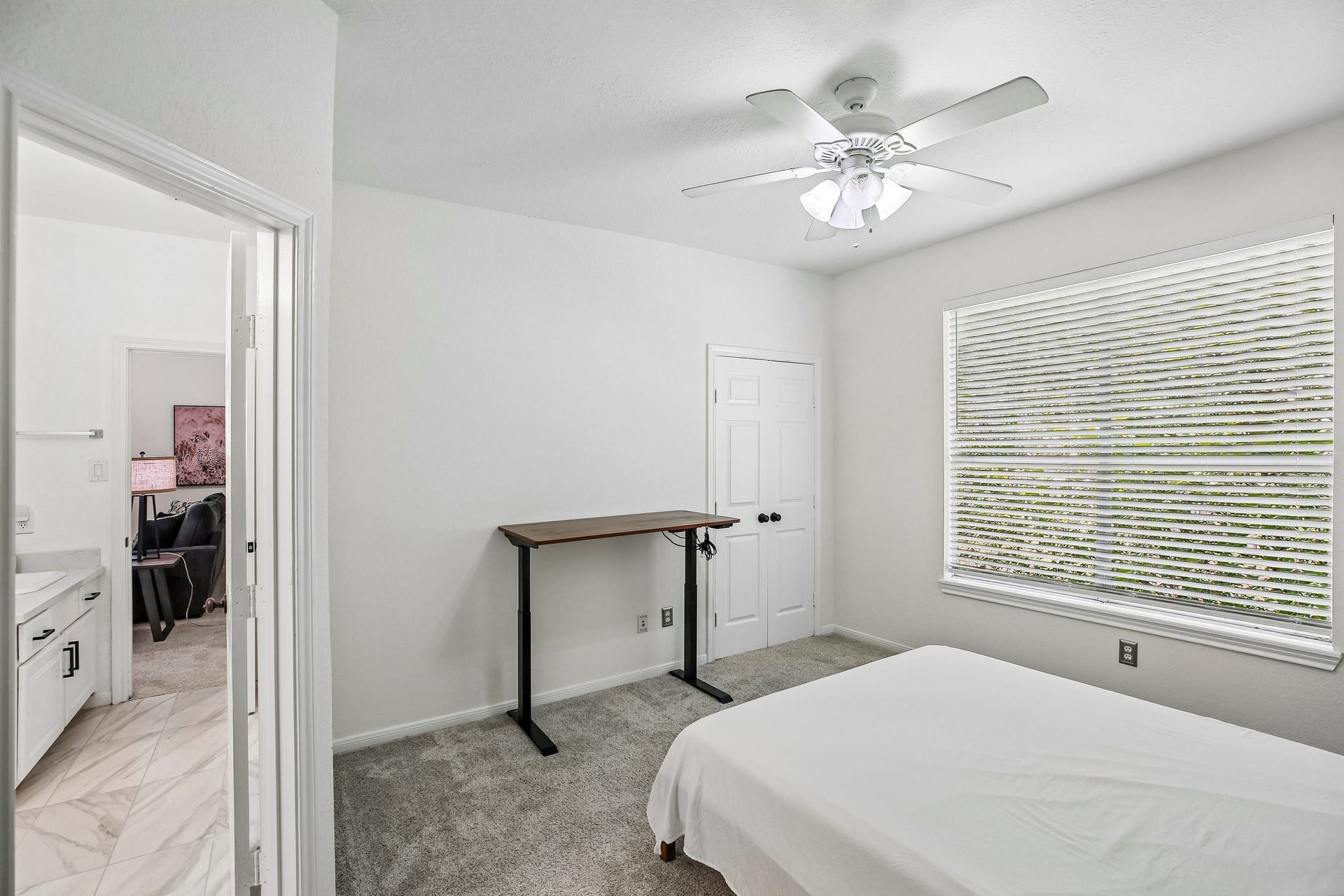 14 Guinevere Place, The Woodlands, TX 77384 14 Guinevere Place, The Woodlands, TX 77384