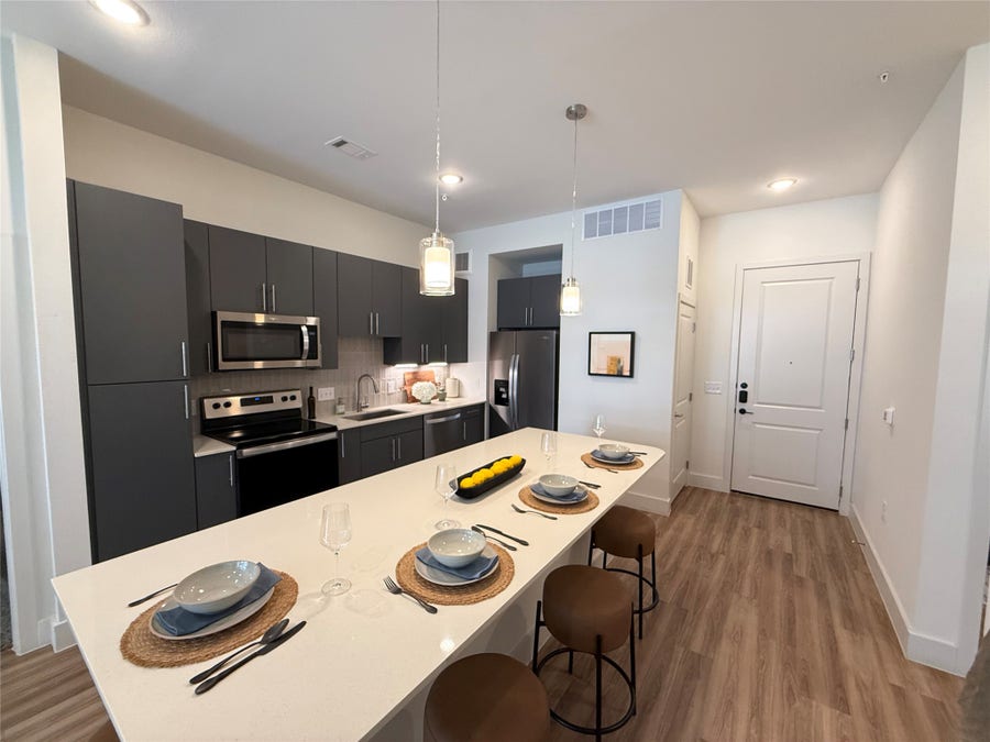 Property photo for 641 W Crosstimbers Street, #B1.334, Houston, TX