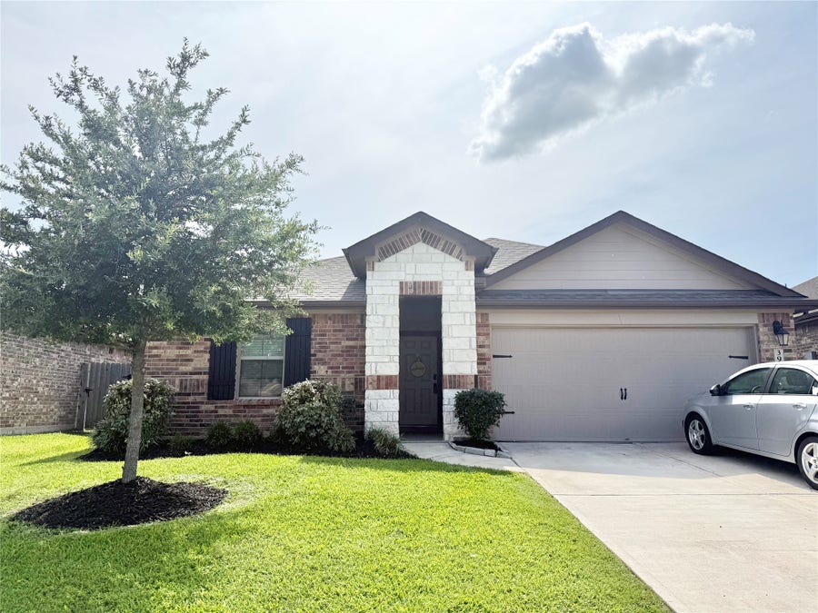 Property photo for 3939 Country Club Drive, Baytown, TX