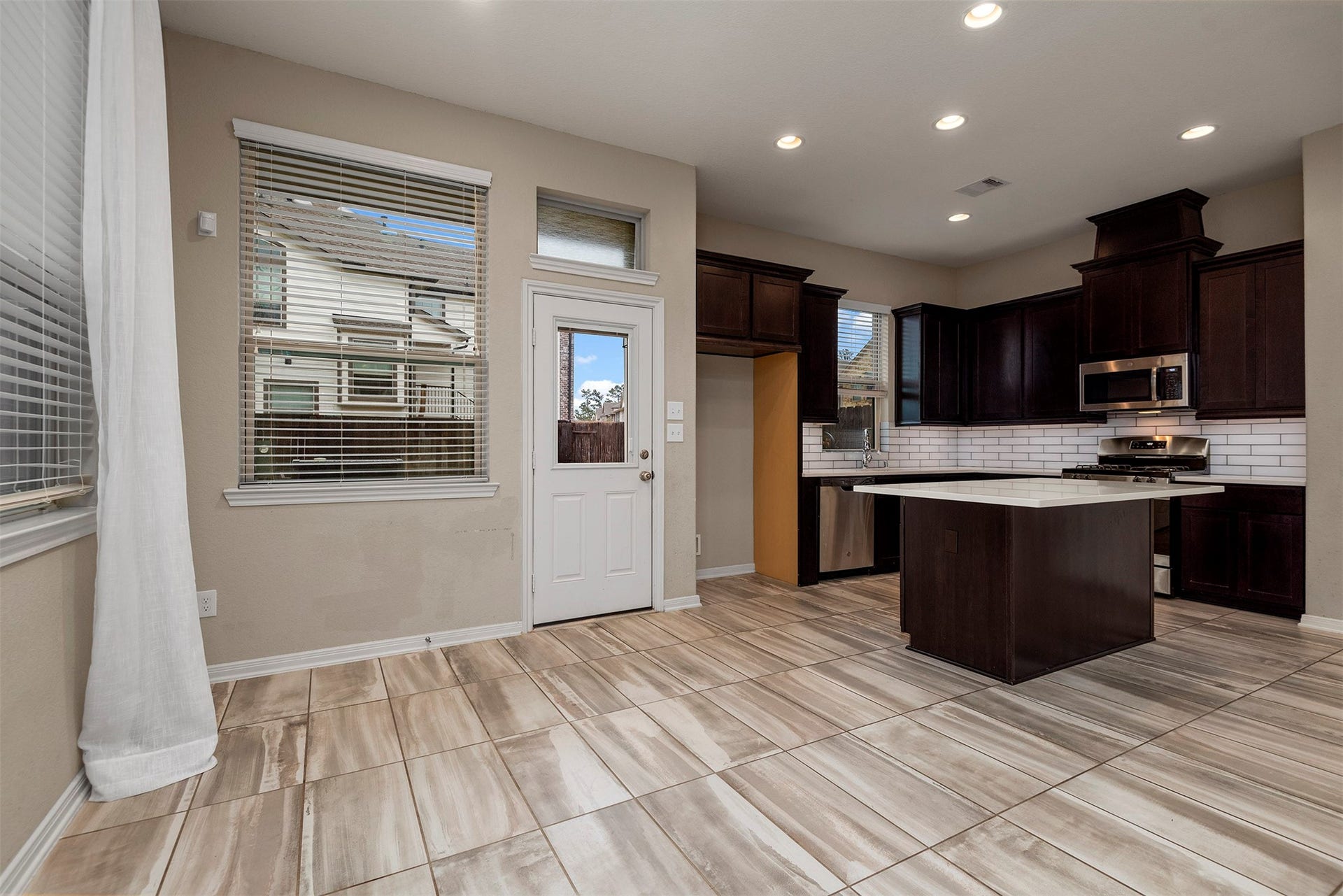 335 Biltmore Loop, Montgomery, TX 77316 335 Biltmore Loop, Montgomery, TX 77316