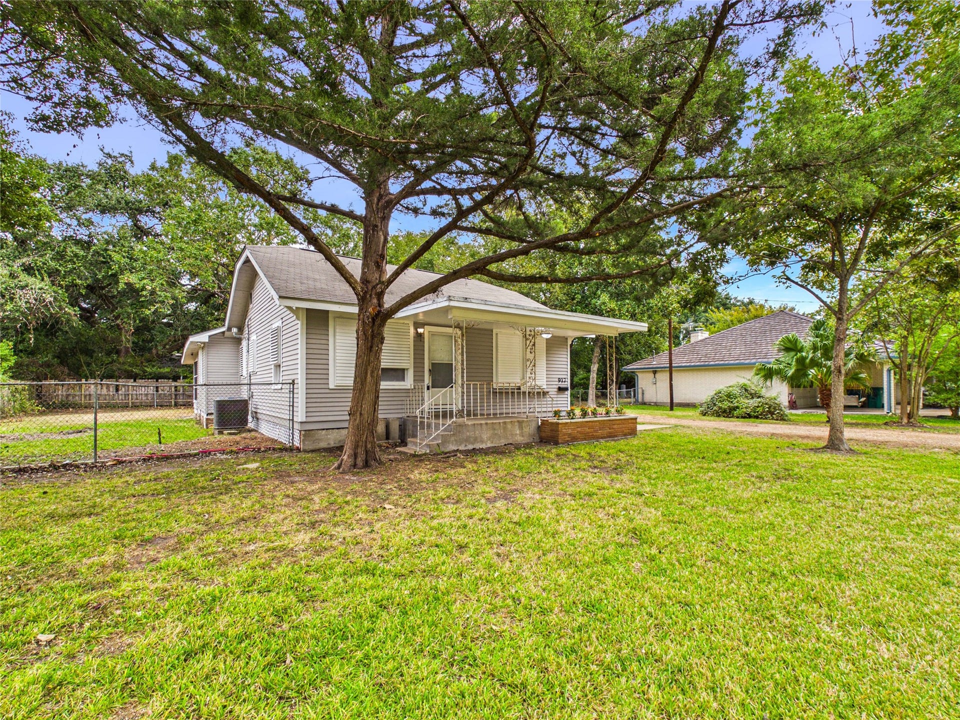 917 Laurel Street, La Marque, TX 77568 917 Laurel Street, La Marque, TX 77568