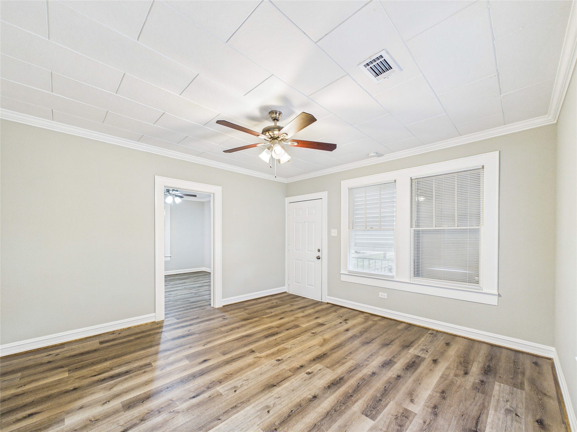 917 Laurel Street, La Marque, TX 77568 Living Room: view of the front door, and bedroom #1