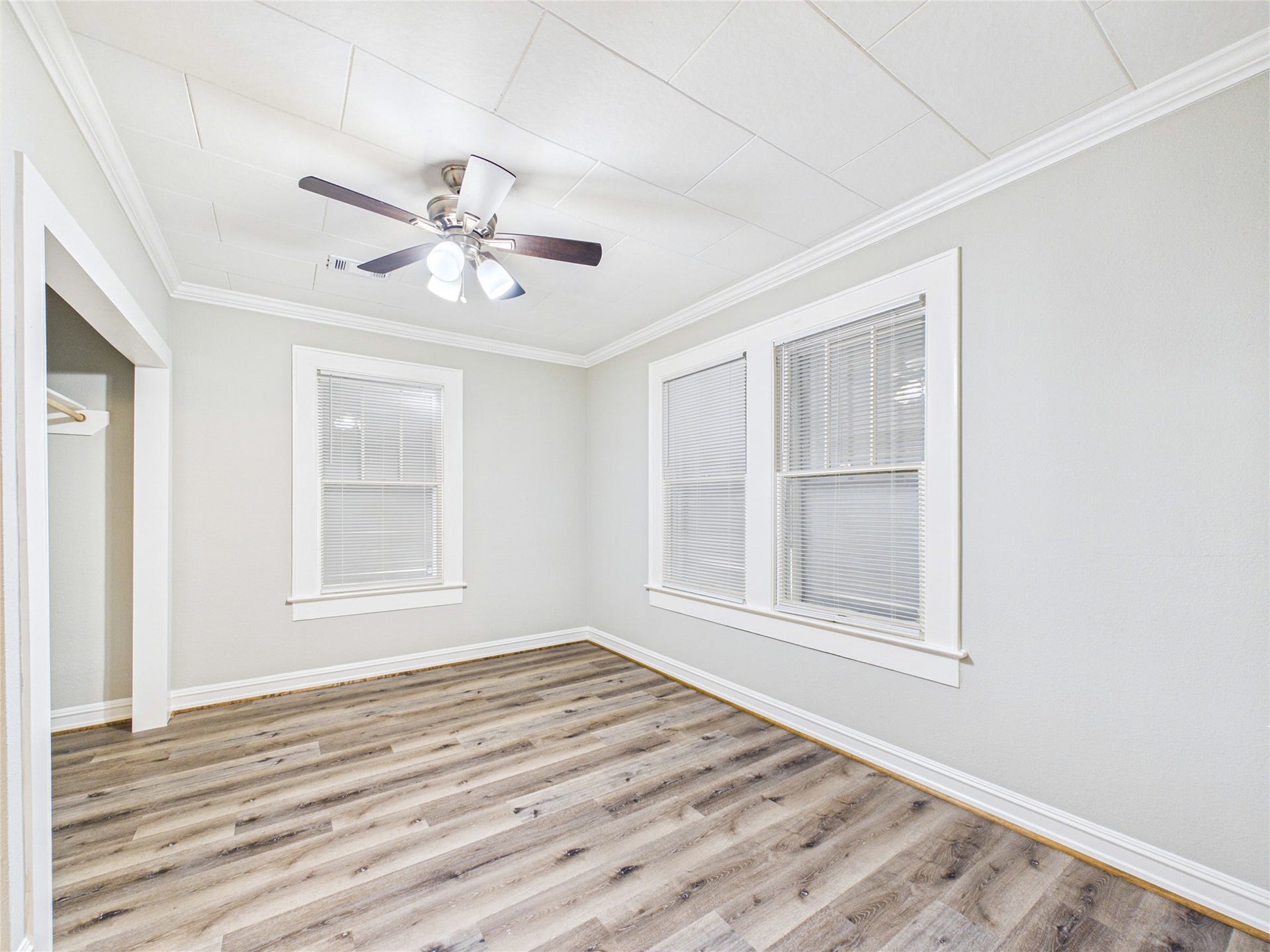 917 Laurel Street, La Marque, TX 77568 Front bedroom #1