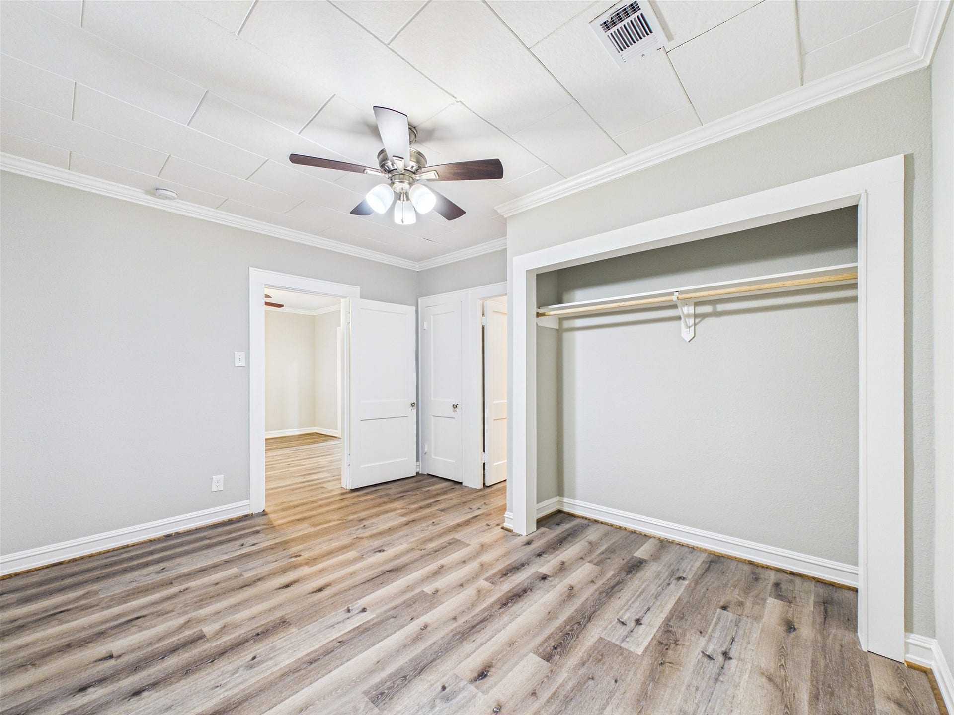 917 Laurel Street, La Marque, TX 77568 917 Laurel Street, La Marque, TX 77568
