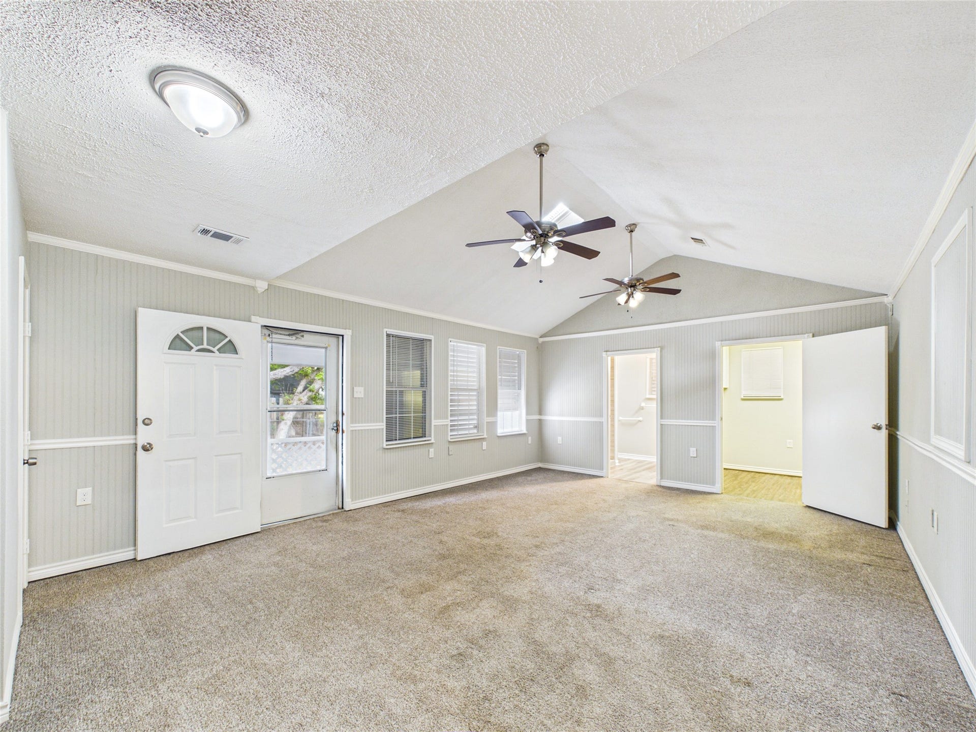 917 Laurel Street, La Marque, TX 77568 Access to the screened-in patio from primary bedroom