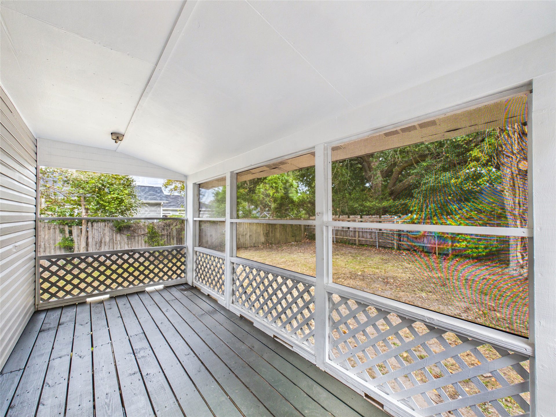 917 Laurel Street, La Marque, TX 77568 screened-in back patio