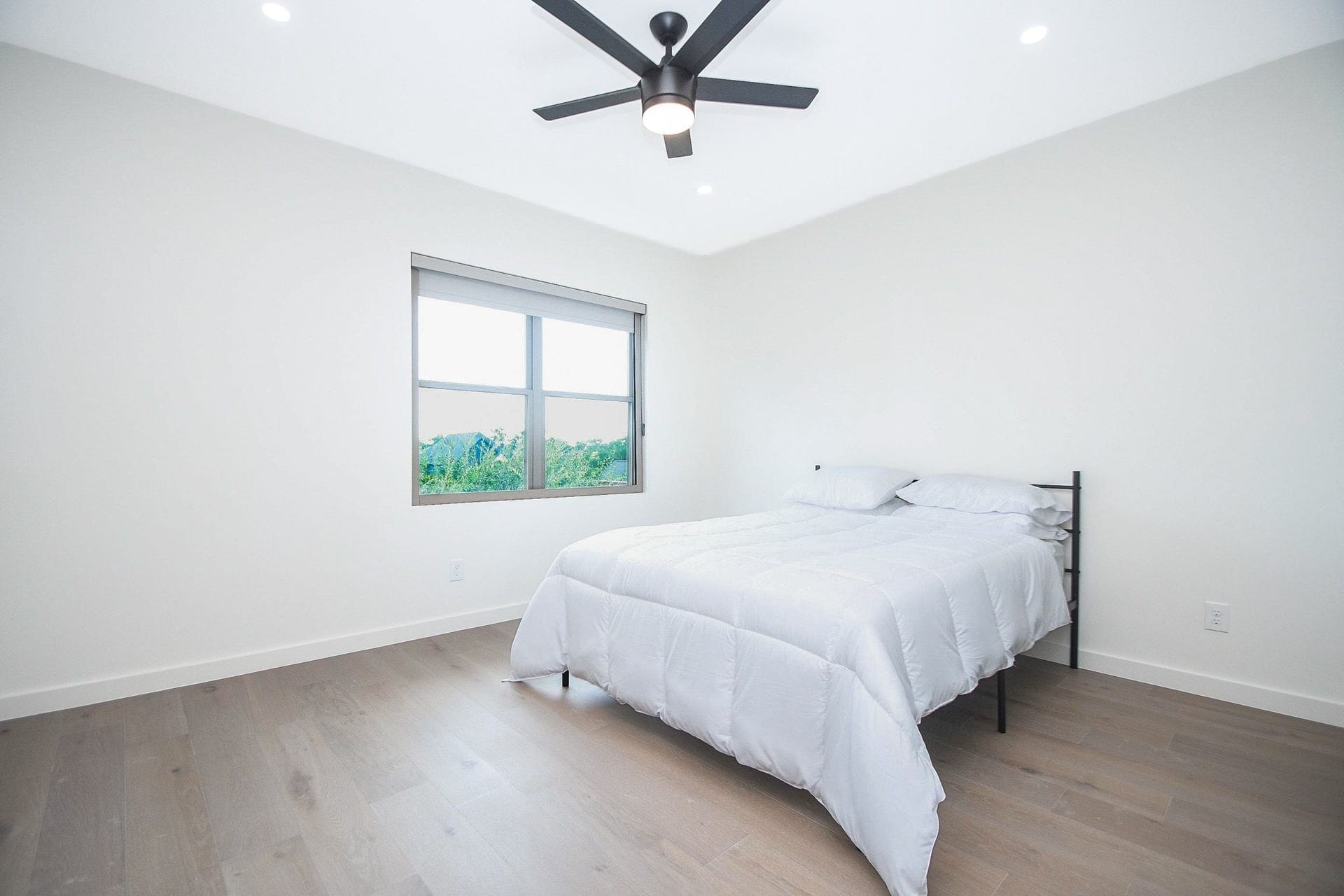 4031 Lanark Lane, #B, Houston, TX 77025 A cleverly placed corner window in a secondary bedroom leaves more wall space for your favorite bedroom decor.