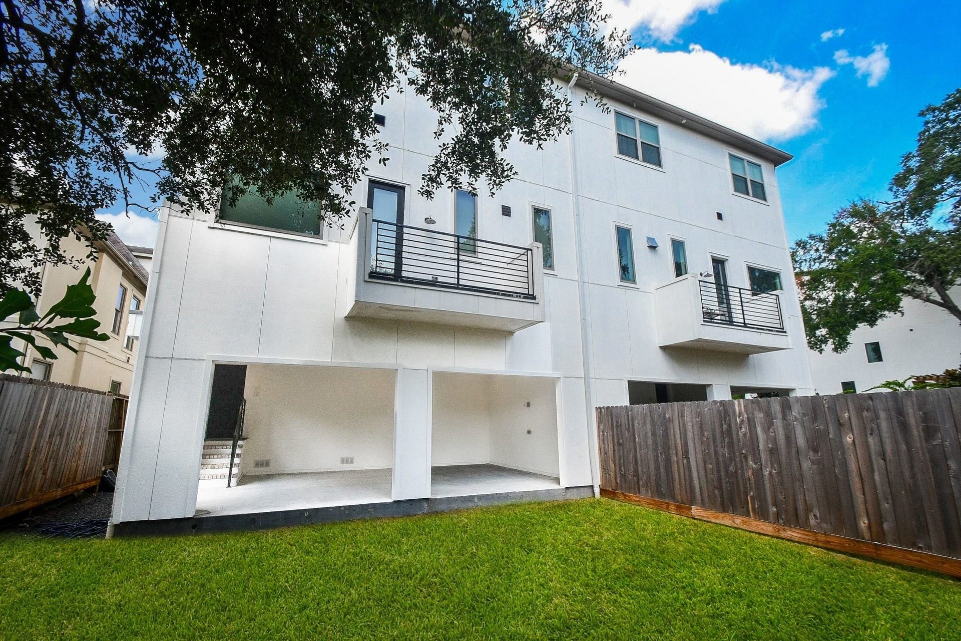 4031 Lanark Lane, #B, Houston, TX 77025 This is where private enjoyment of the greater outdoors is possible in your huge, fenced in backyard.