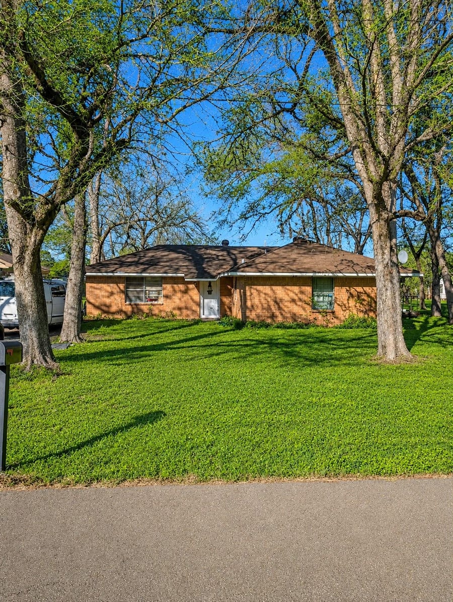 Property photo for 1700 W Republic Avenue, Baytown, TX