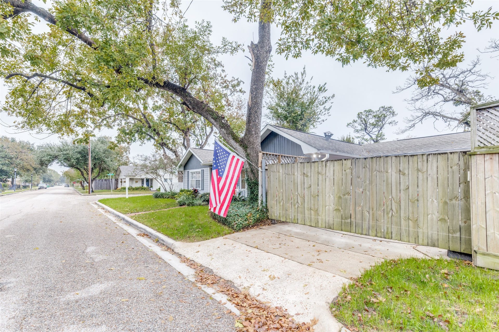 4035 Oak Ridge Street, Houston, TX 77009 4035 Oak Ridge Street, Houston, TX 77009