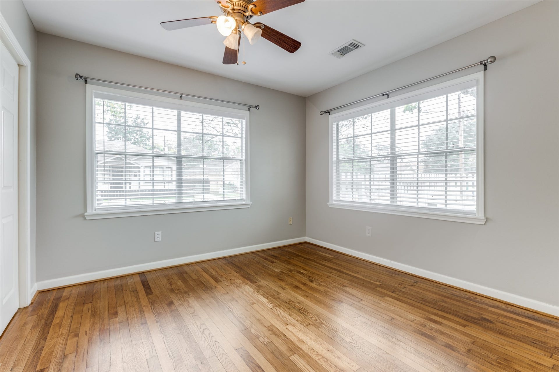 4035 Oak Ridge Street, Houston, TX 77009 4035 Oak Ridge Street, Houston, TX 77009