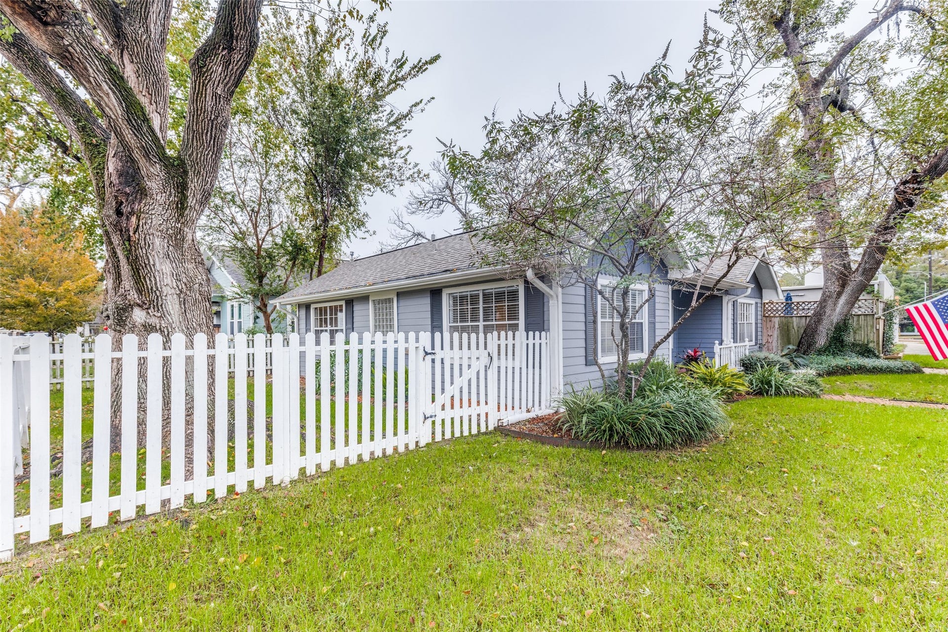 4035 Oak Ridge Street, Houston, TX 77009 4035 Oak Ridge Street, Houston, TX 77009
