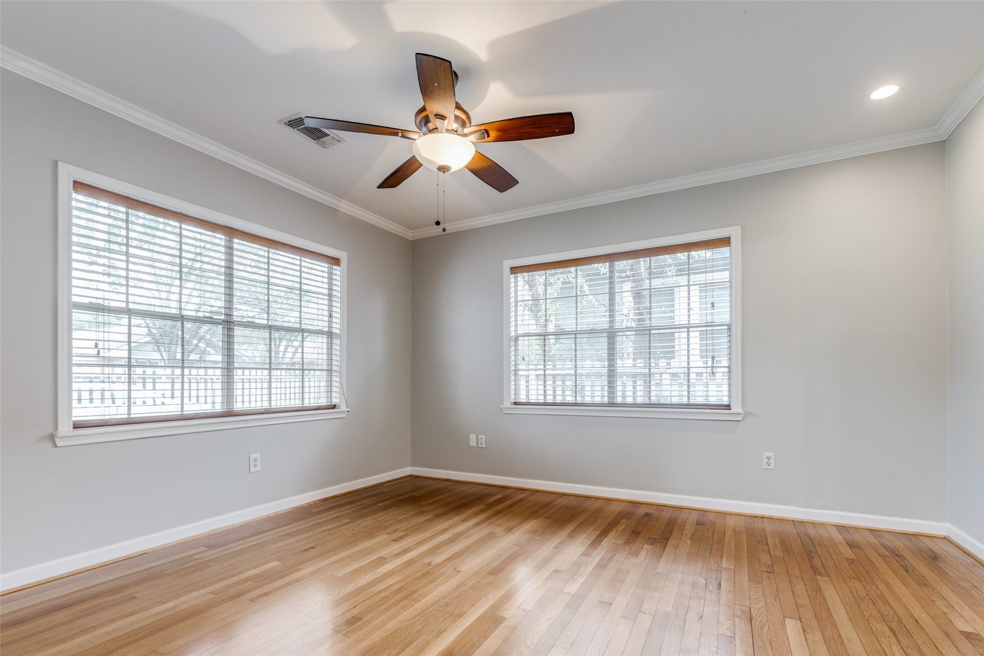 4035 Oak Ridge Street, Houston, TX 77009 4035 Oak Ridge Street, Houston, TX 77009