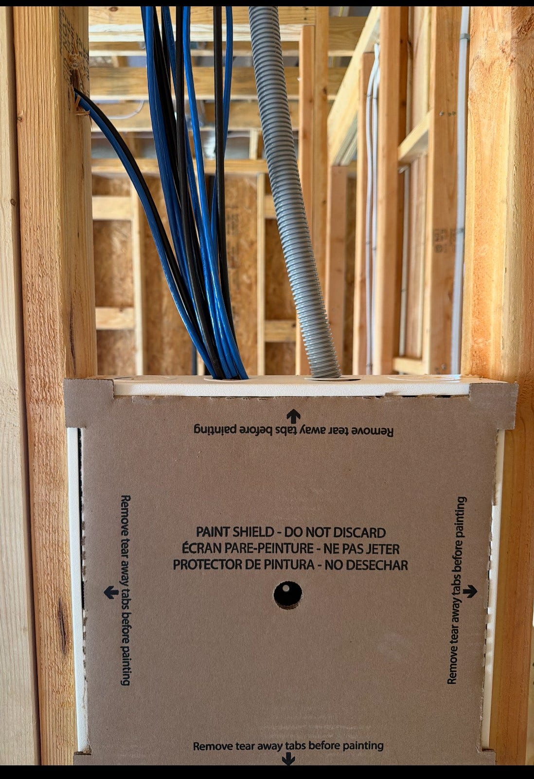 Wired for Cable TV, Optical fiber and phone, Living area-wired high definition