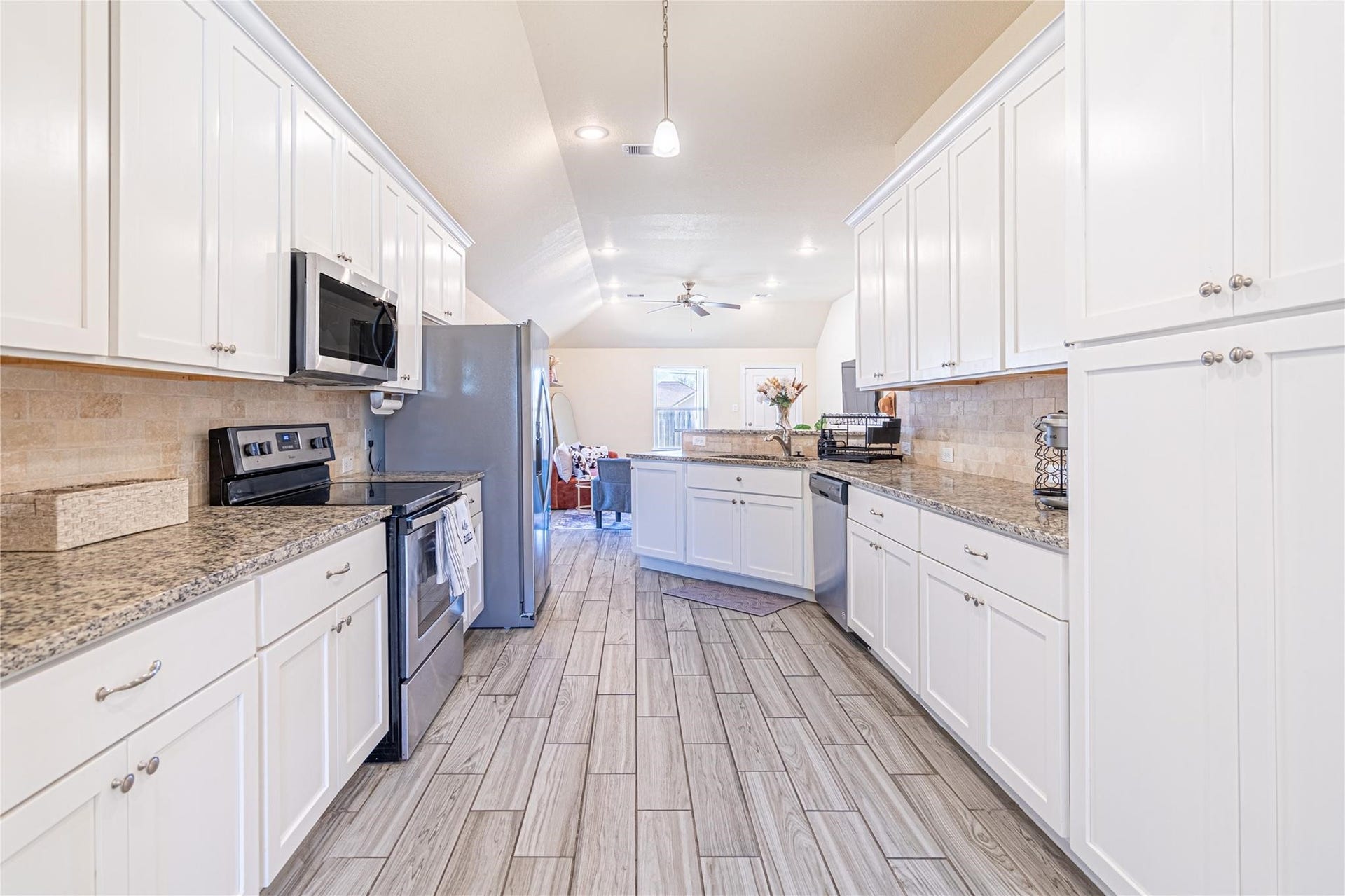 8211 Cannon Street, Houston, TX 77051