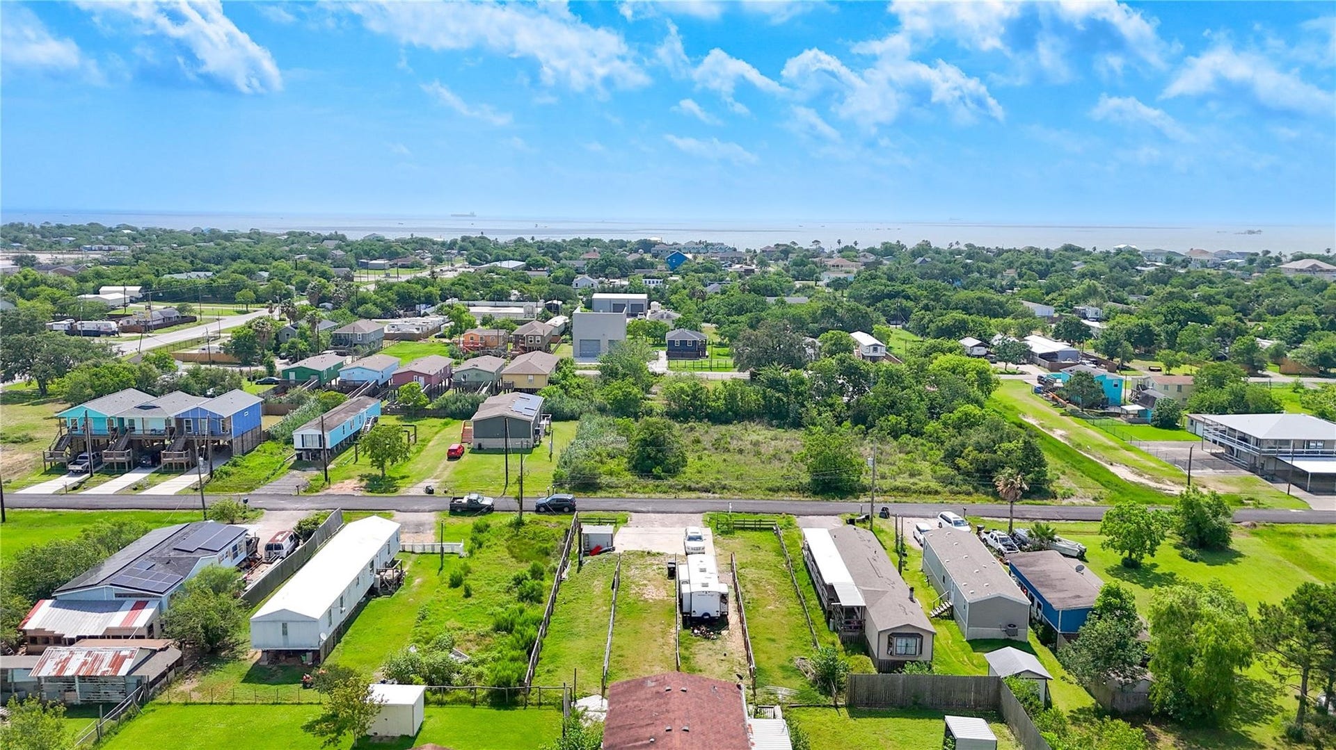 936 13th Street, Dickinson, TX 77539 936 13th Street, Dickinson, TX 77539