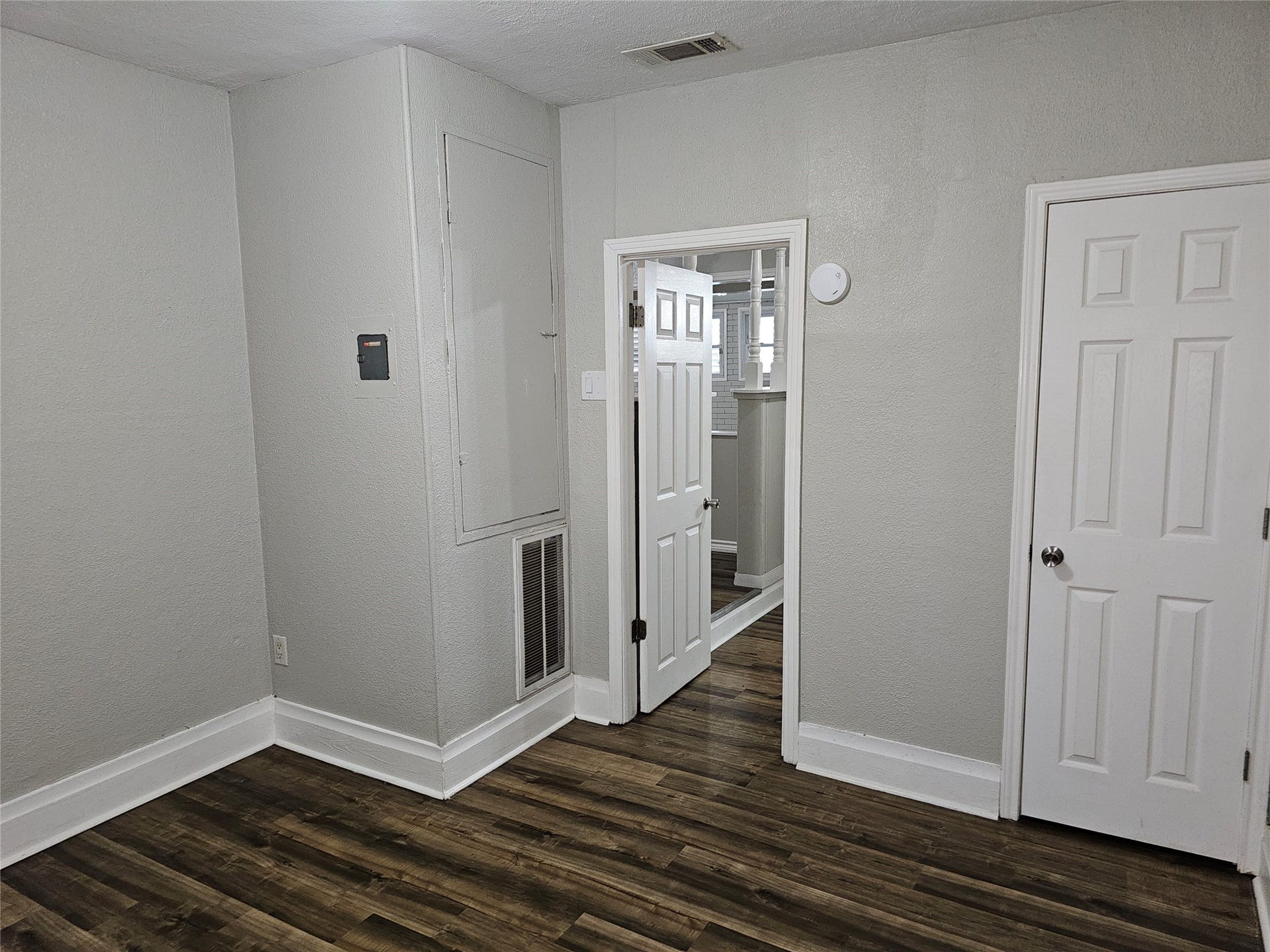 1909 2nd Avenue N, Texas City, TX 77590 1909 2nd Avenue N, Texas City, TX 77590