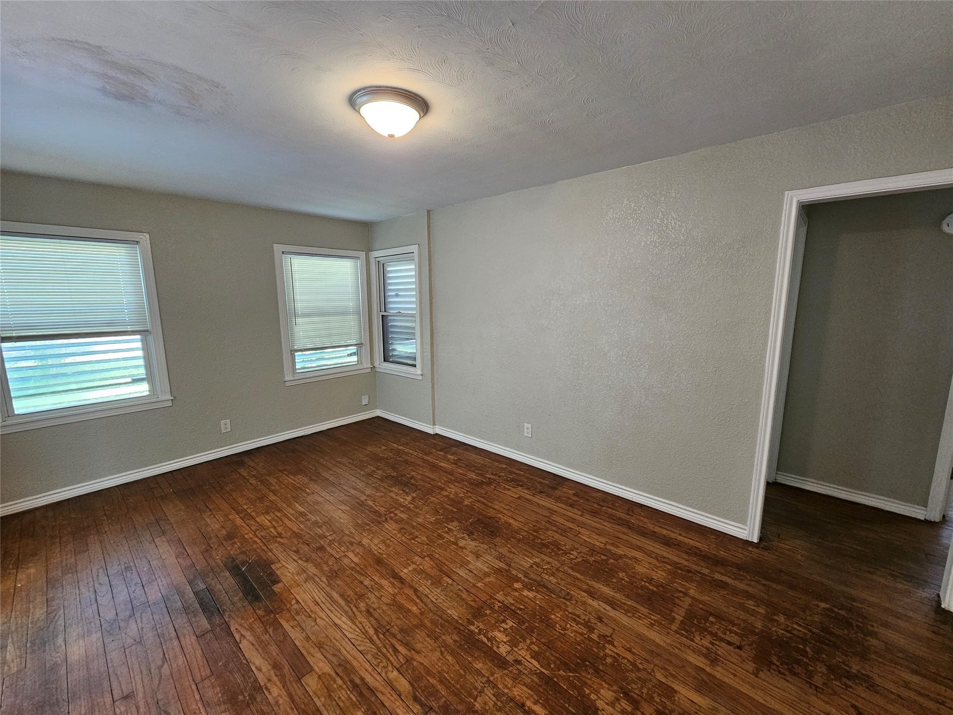 1909 2nd Avenue N, Texas City, TX 77590 1909 2nd Avenue N, Texas City, TX 77590