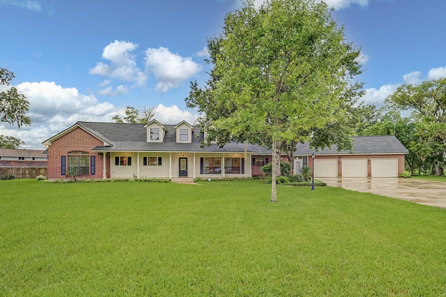 Property photo for 1621 Mcfadden Road, Lake Jackson, TX
