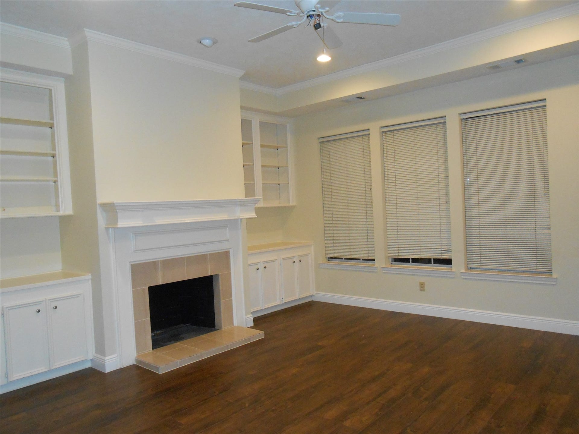 18 Crescent View Court, The Woodlands, TX 77381 18 Crescent View Court, The Woodlands, TX 77381