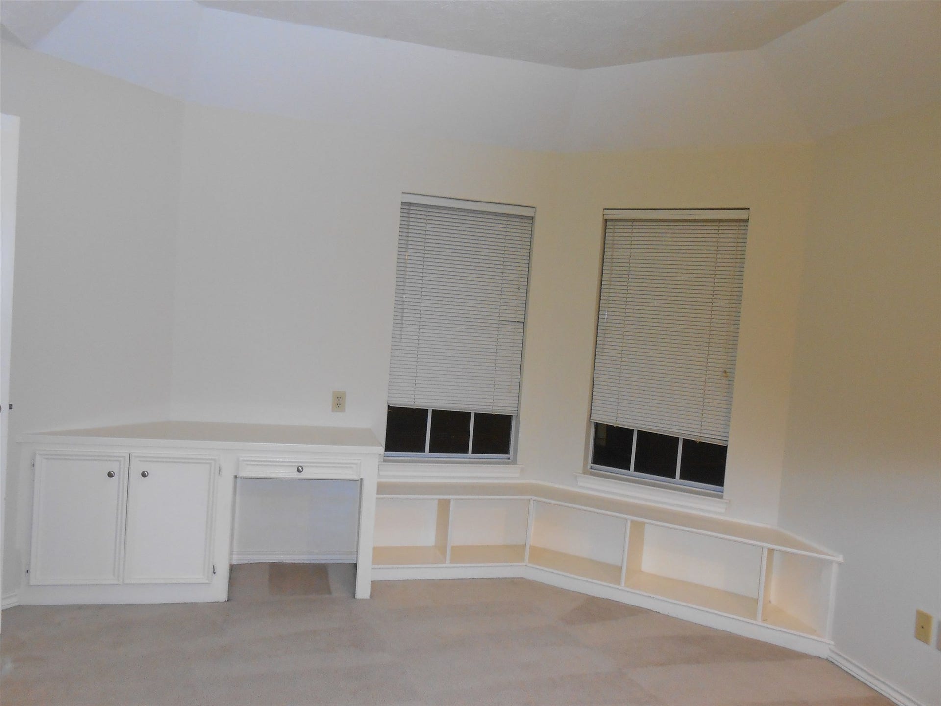 18 Crescent View Court, The Woodlands, TX 77381 18 Crescent View Court, The Woodlands, TX 77381