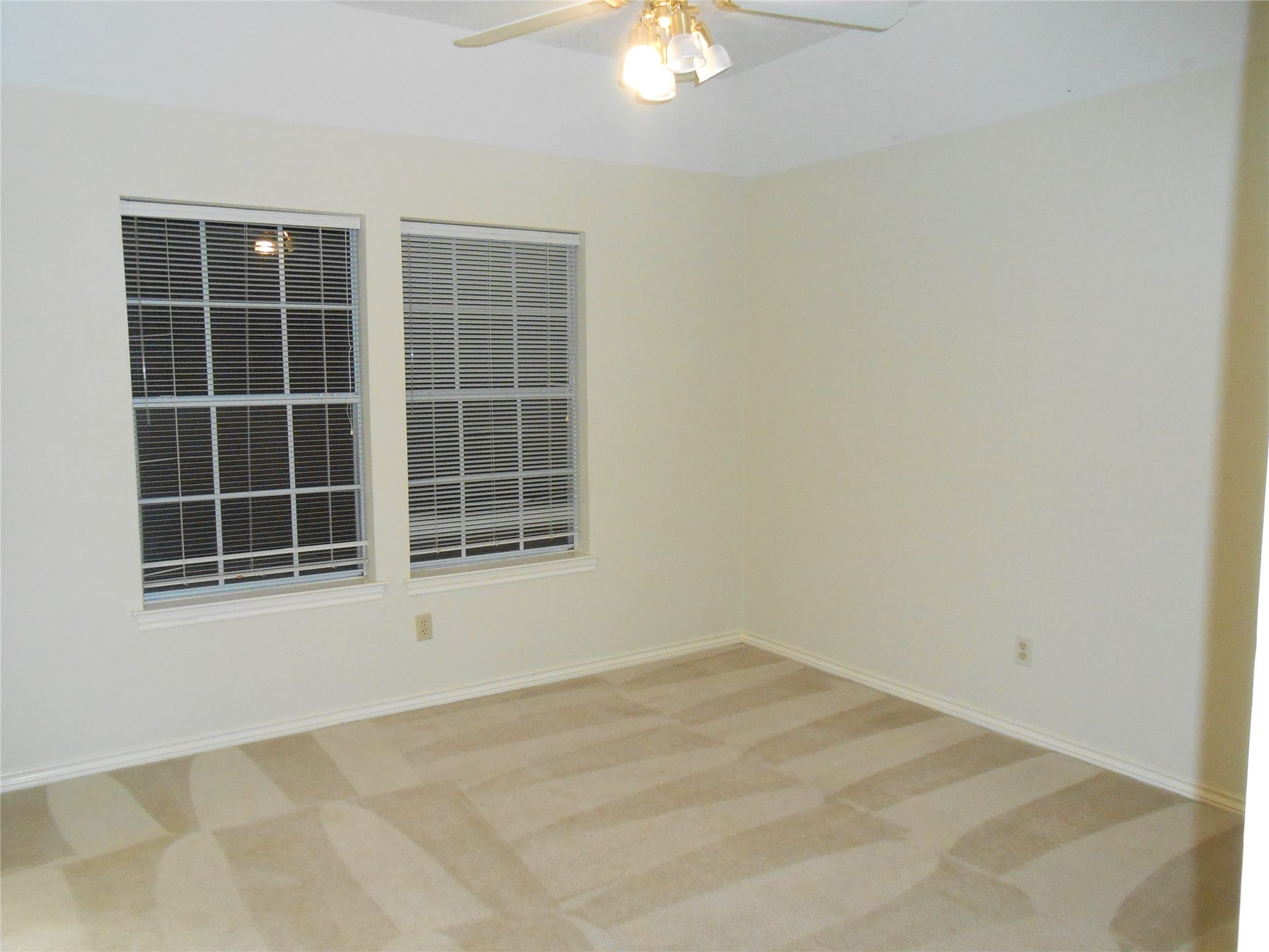 18 Crescent View Court, The Woodlands, TX 77381 18 Crescent View Court, The Woodlands, TX 77381