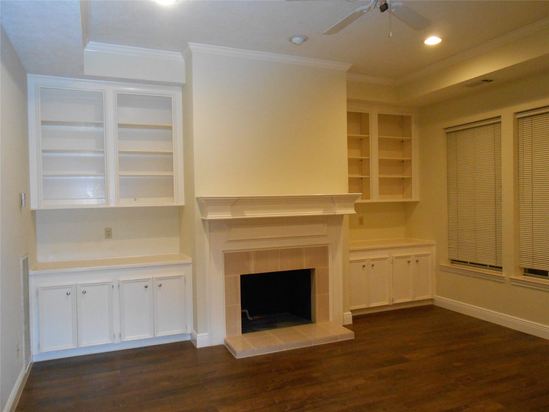 18 Crescent View Court, The Woodlands, TX 77381 18 Crescent View Court, The Woodlands, TX 77381