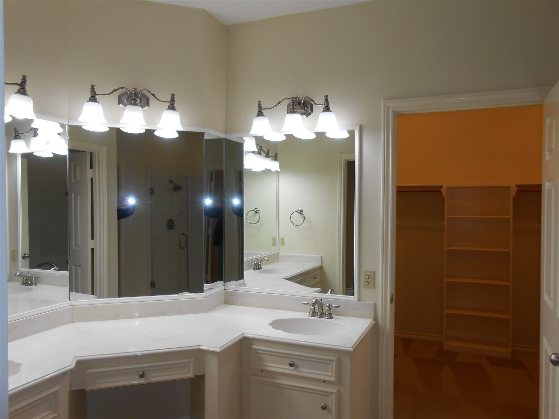 18 Crescent View Court, The Woodlands, TX 77381 18 Crescent View Court, The Woodlands, TX 77381