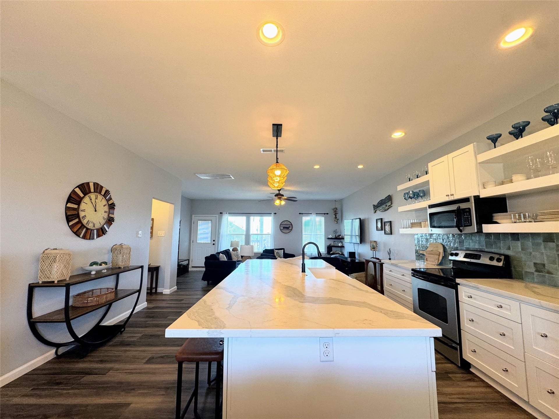 12930 Buccaneer Parkway, Freeport, TX 77541