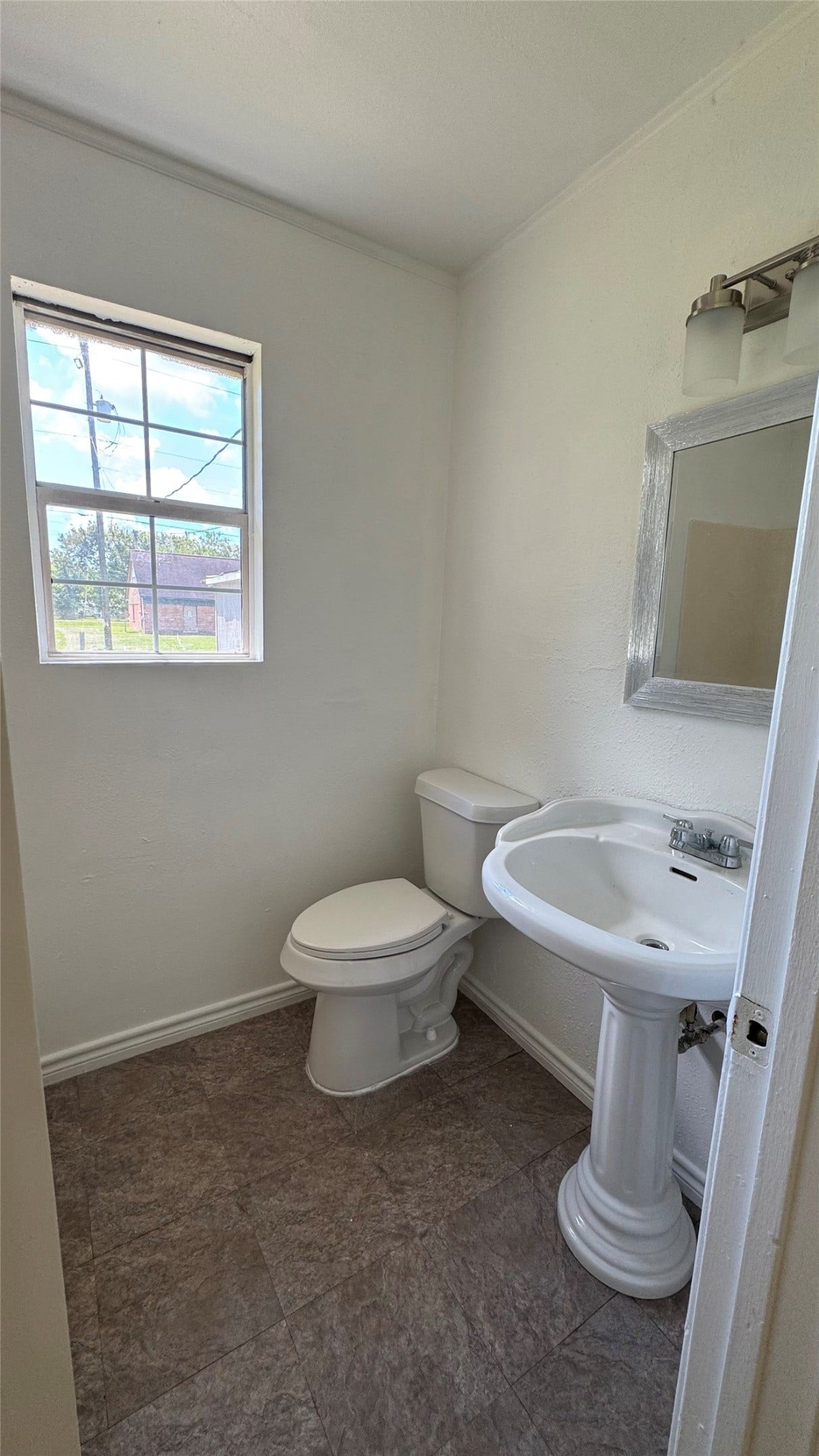 1601 N Avenue T, Freeport, TX 77541