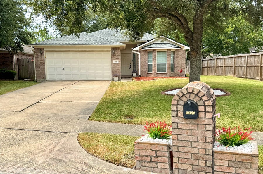 Property photo for 5427 Chase Wood Drive, Bacliff, TX