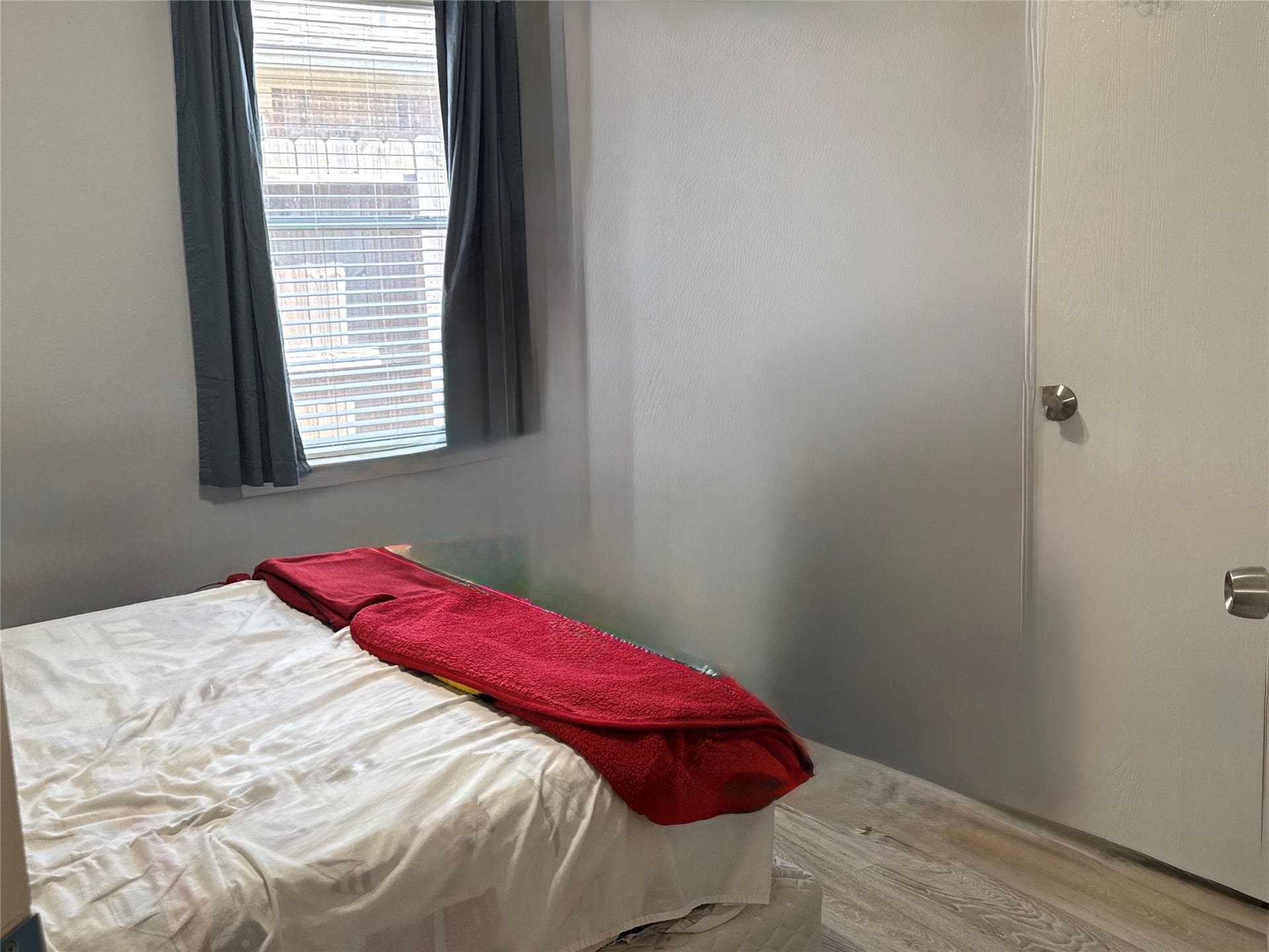 5427 Chase Wood Drive, Bacliff, TX 77518 Comfortable secondary bedroom with a nicely sized closet.