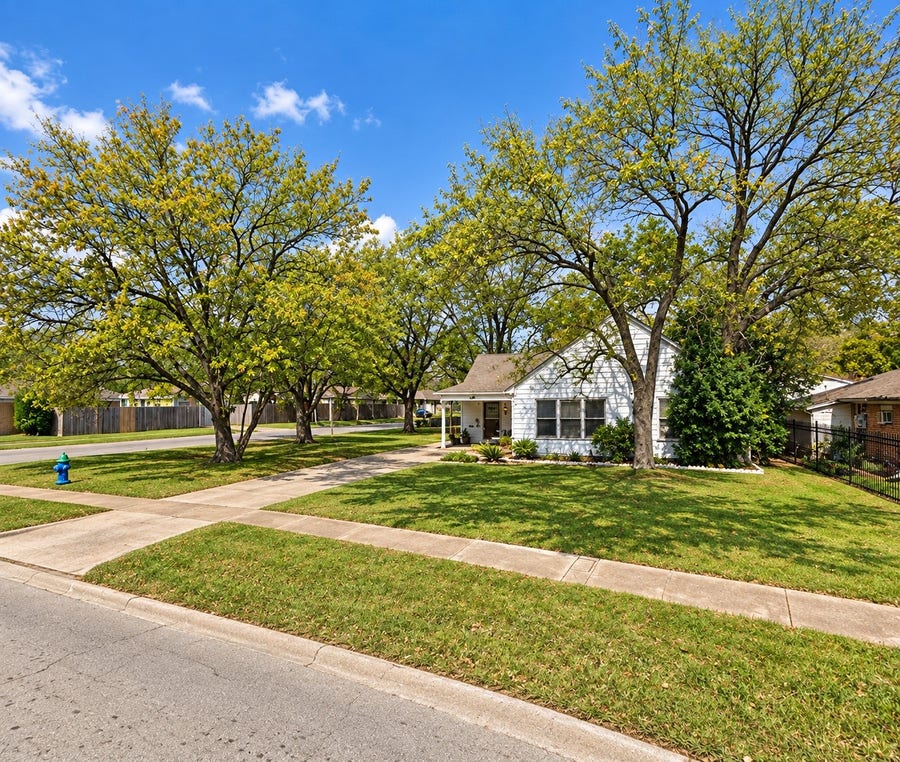 Property photo for 331 Victoria Drive, Houston, TX