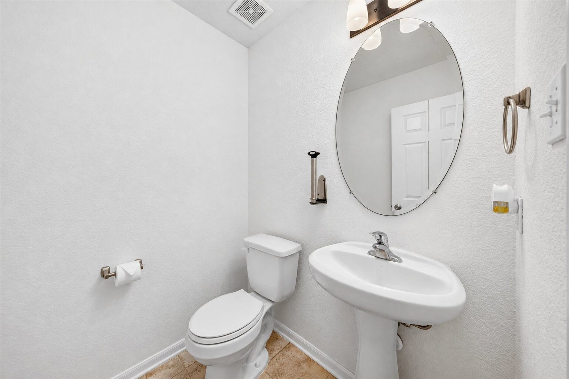 2627 White Bluff Lane, Houston, TX 77038 Half Bath