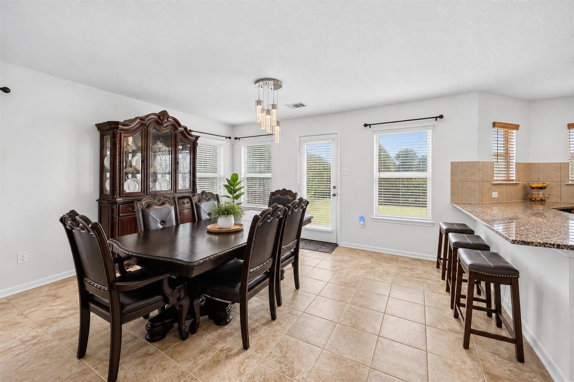 2627 White Bluff Lane, Houston, TX 77038 2627 White Bluff Lane, Houston, TX 77038
