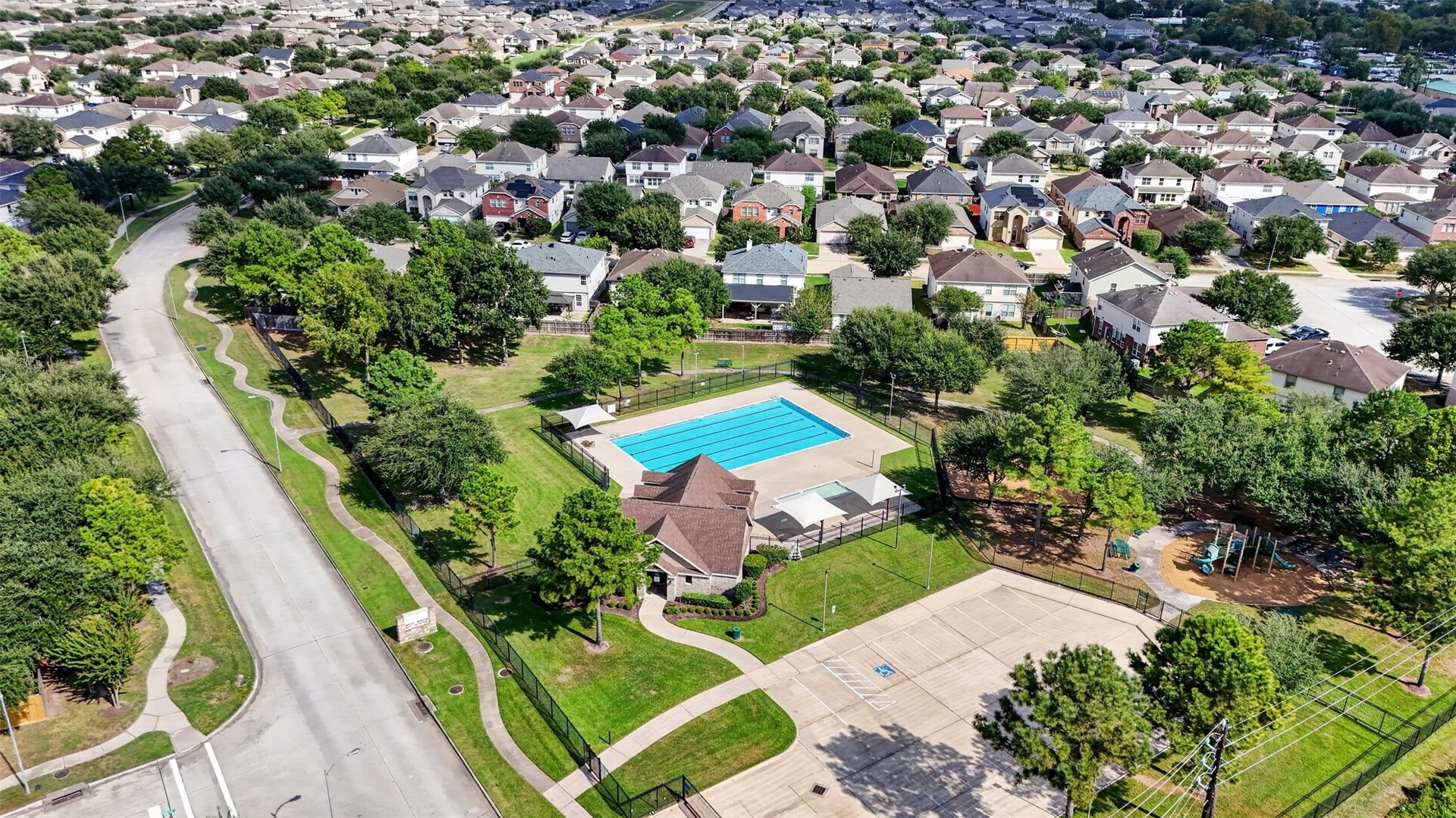 2627 White Bluff Lane, Houston, TX 77038 2627 White Bluff Lane, Houston, TX 77038