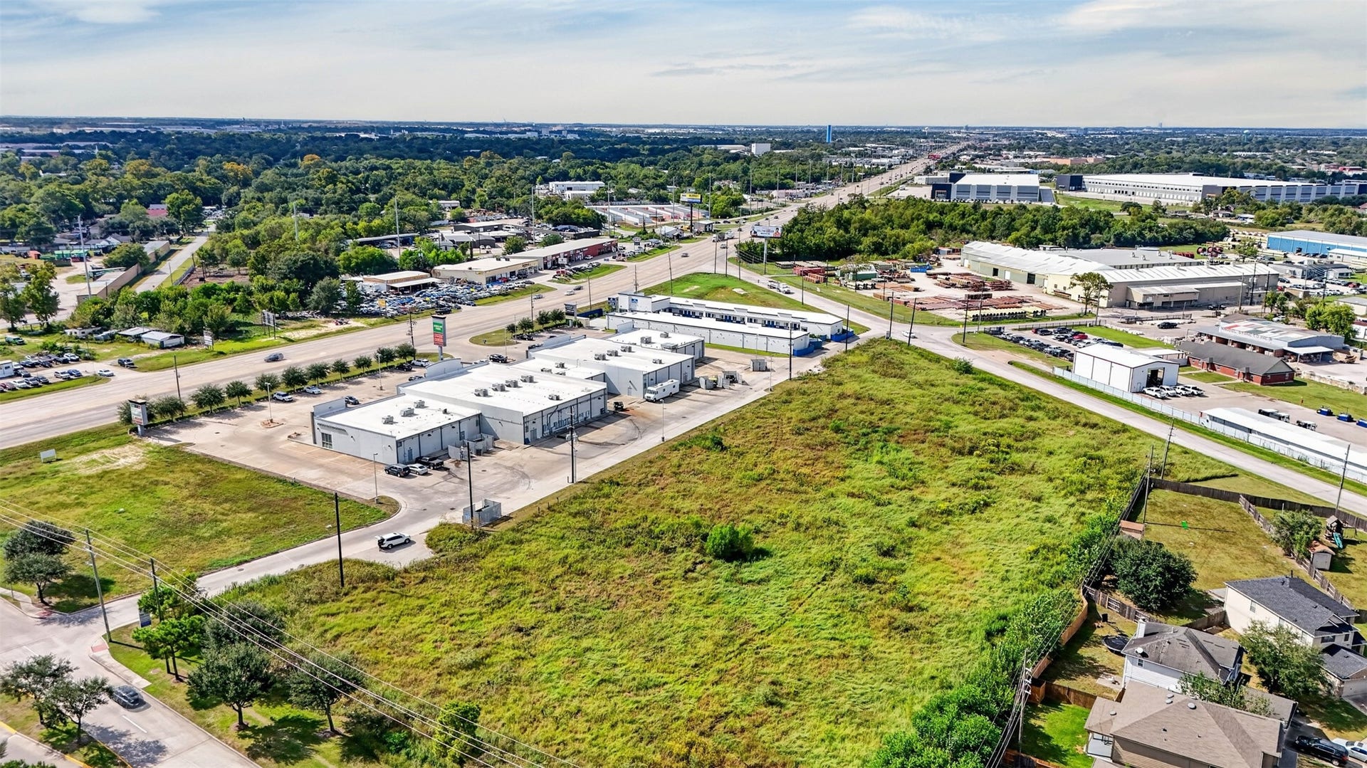 2627 White Bluff Lane, Houston, TX 77038 2627 White Bluff Lane, Houston, TX 77038