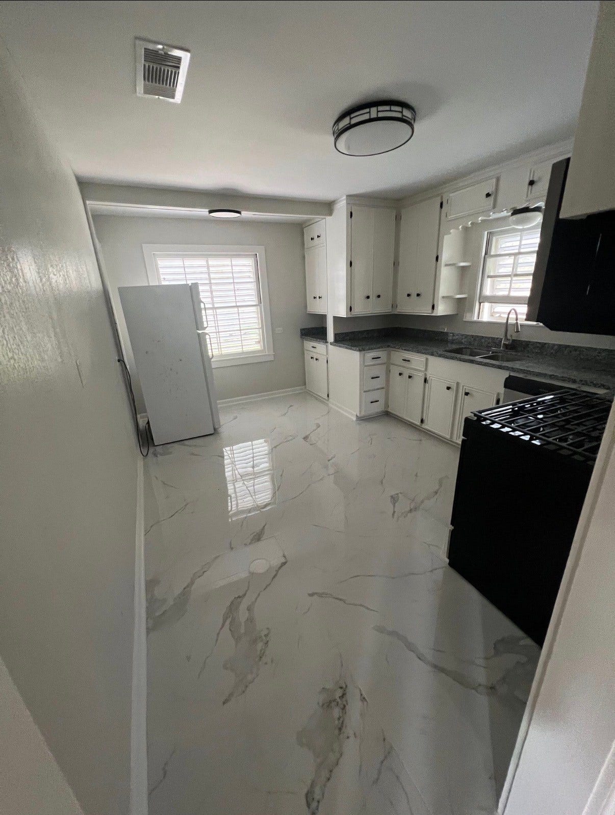 7017 2nd Street, #B, Hitchcock, TX 77563 7017 2nd Street, #B, Hitchcock, TX 77563