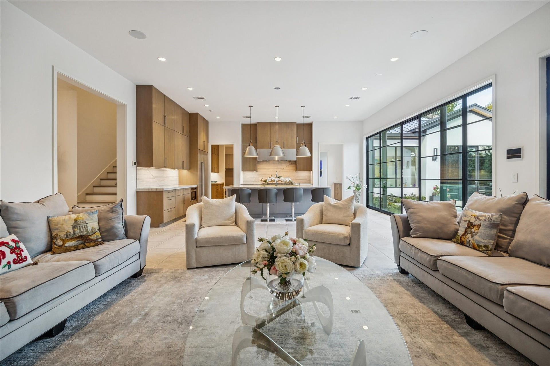 212 E Cowan Drive, Houston, TX 77007 212 E Cowan Drive, Houston, TX 77007
