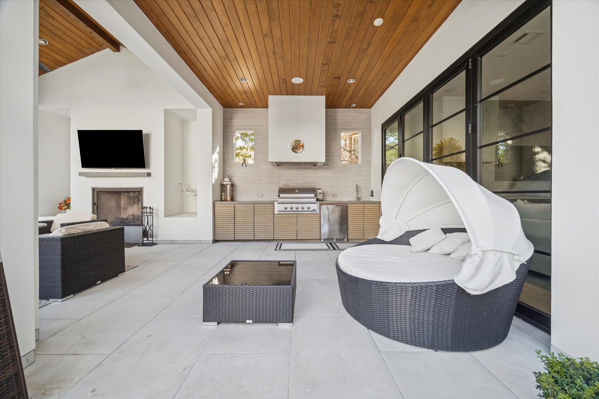 212 E Cowan Drive, Houston, TX 77007 212 E Cowan Drive, Houston, TX 77007