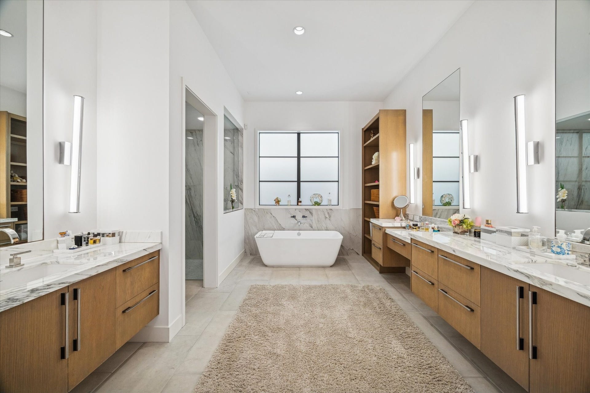 212 E Cowan Drive, Houston, TX 77007 212 E Cowan Drive, Houston, TX 77007