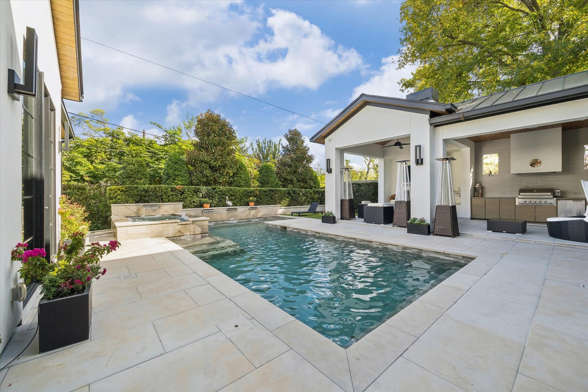 212 E Cowan Drive, Houston, TX 77007 212 E Cowan Drive, Houston, TX 77007
