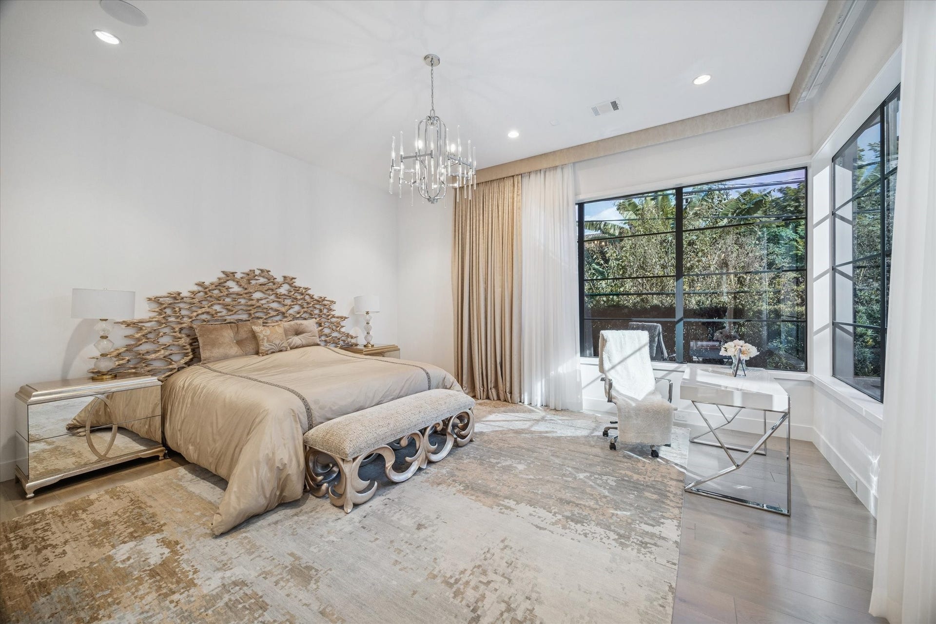 212 E Cowan Drive, Houston, TX 77007 212 E Cowan Drive, Houston, TX 77007