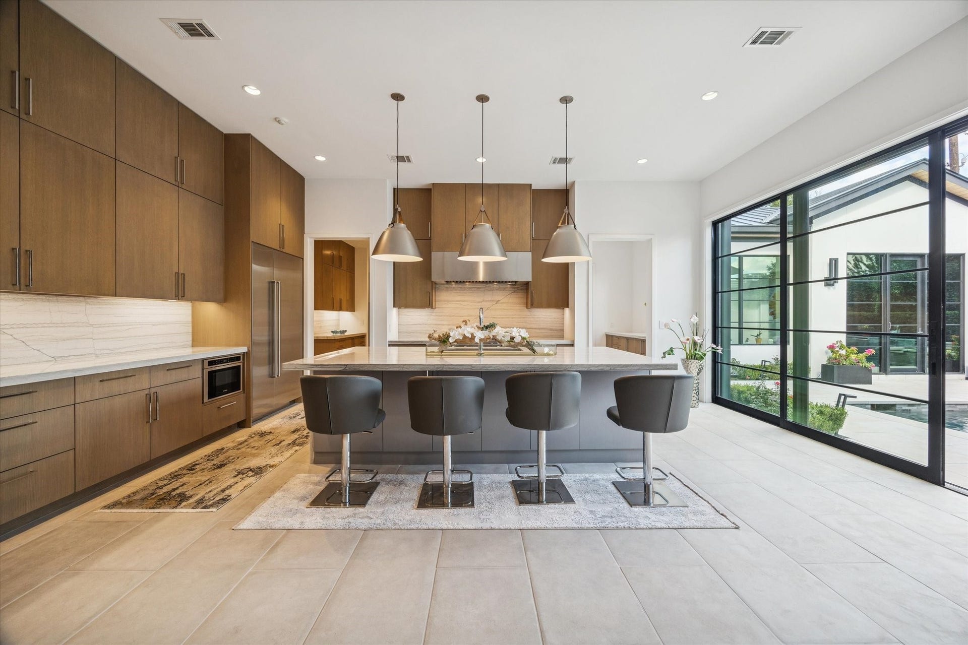212 E Cowan Drive, Houston, TX 77007 212 E Cowan Drive, Houston, TX 77007