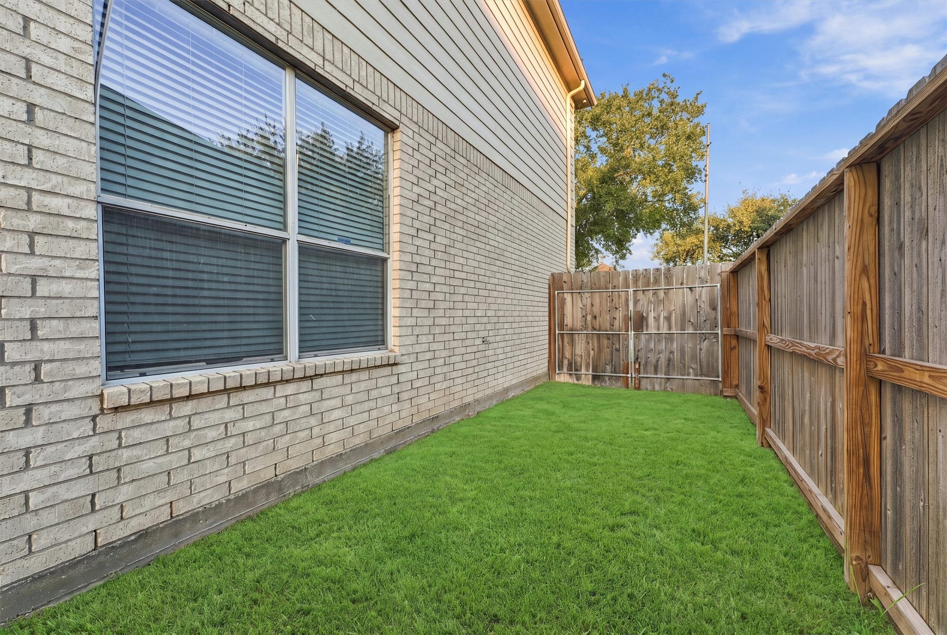 spacious side yard