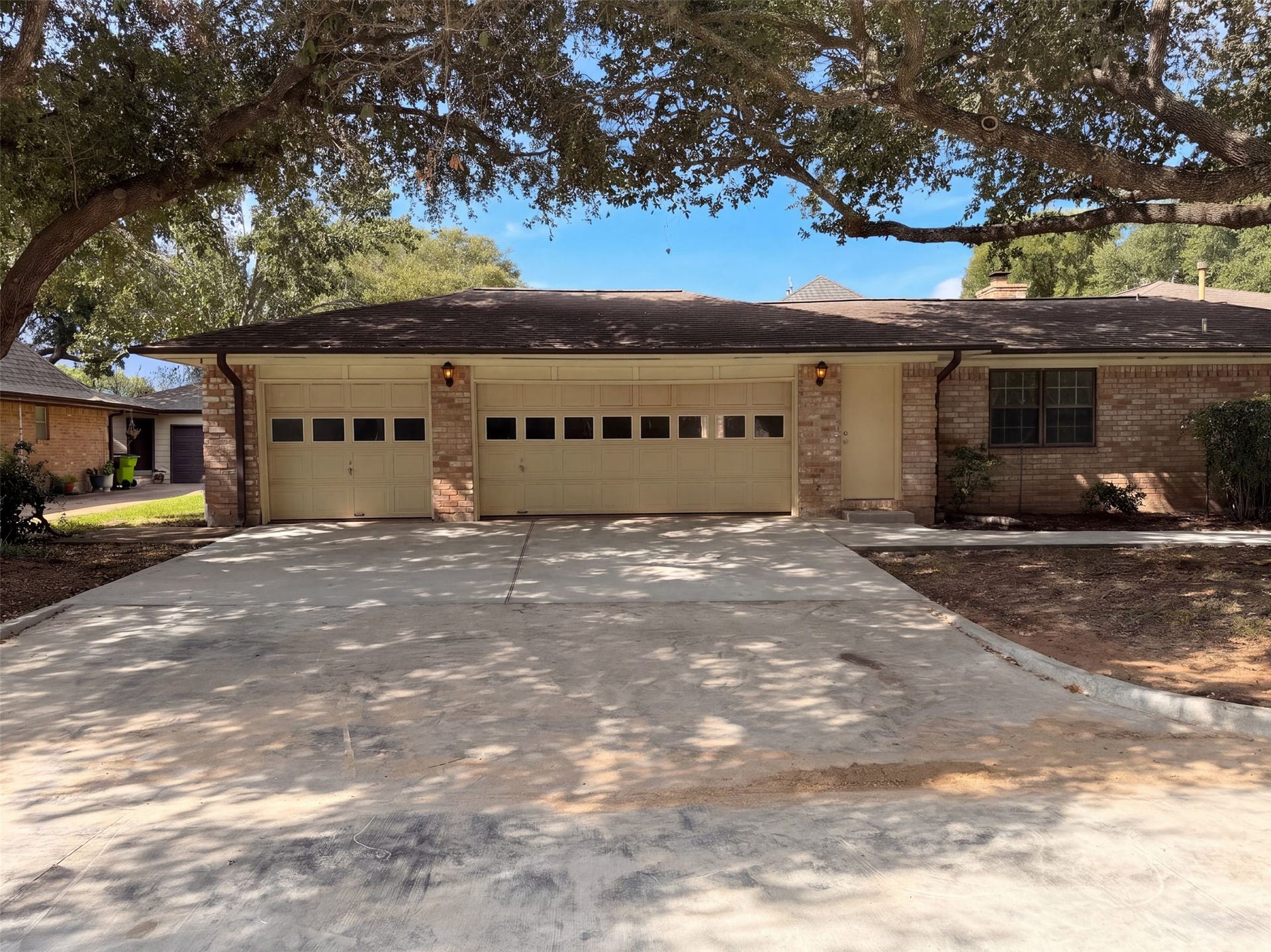 4042 Greenbriar Drive, Missouri City, TX 77459 4042 Greenbriar Drive, Missouri City, TX 77459