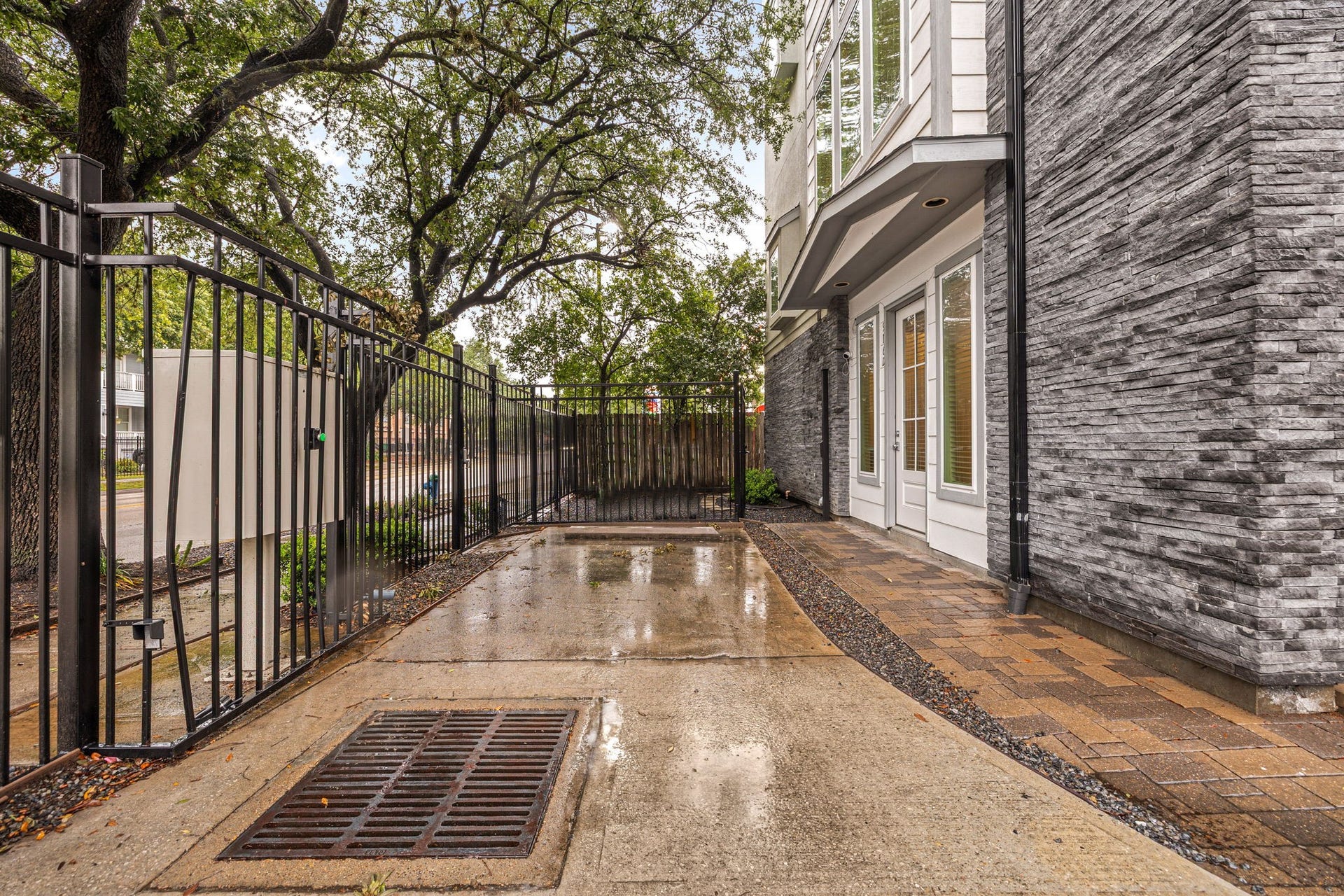 916 Yale Street, #D, Houston, TX 77008