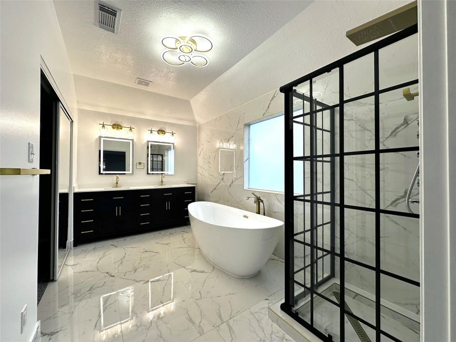 Property photo for 556 Cedar Fork Drive, League City, TX