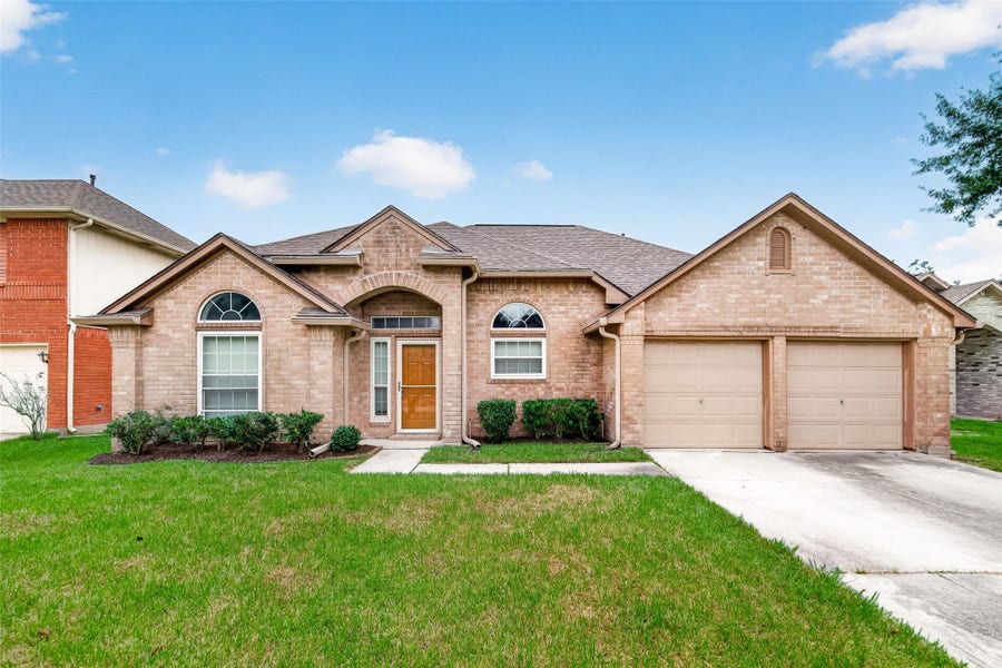 Property photo for 7403 Oak Walk Drive, Humble, TX